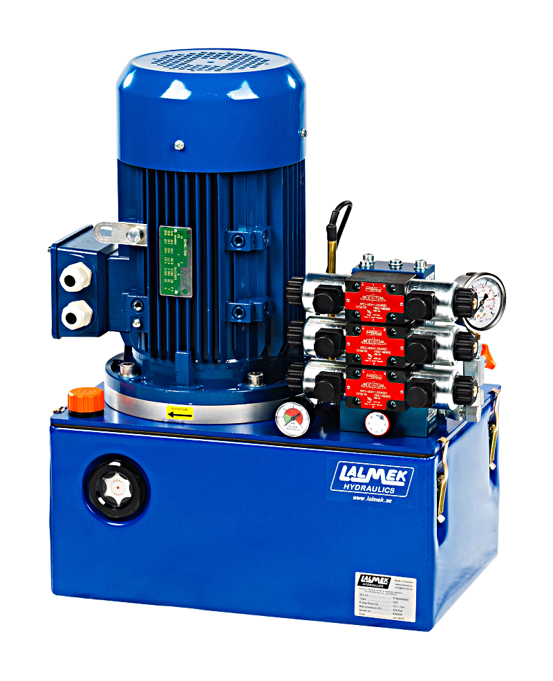 Blått H20 hydraulaggregat från Lalmek med elmotor, hydraultank och styrventilenhet med röda proportionalventiler