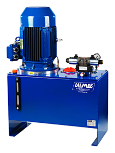 Blått H100 hydraulaggregat från Lalmek med elektrisk motor, hydraultank och styrutrustning