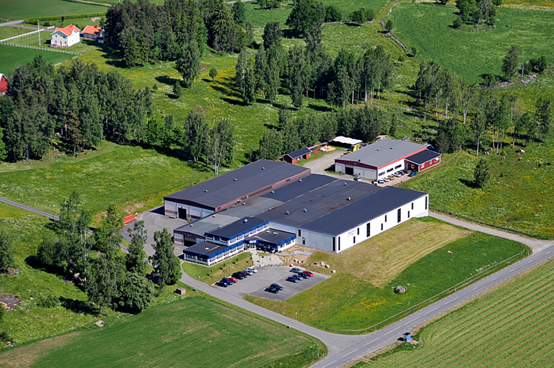 Lalmek Hydraulics produktionsanläggning i Ölmstad - modern industrifastighet med kontorsdel och fabrikshall