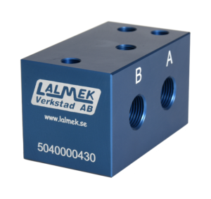 Blå hydraulikventil från Lalmek med artikelnummer 5040000430, märkt med anslutningar A och B