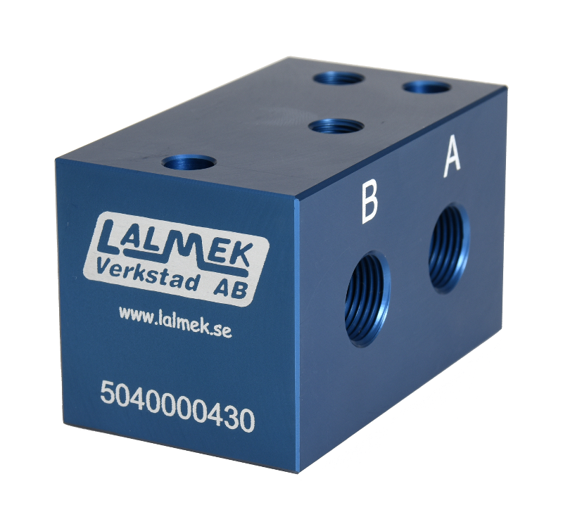 Blå hydraulikventil från Lalmek med artikelnummer 5040000430, märkt med anslutningar A och B